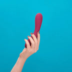 Ergonomisk vibrator Uma – mångsidig och uppladdningsbar (Lila)